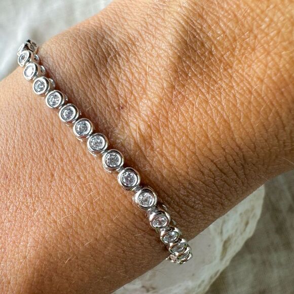 Bezel set tennis bracelet A1181 - Picture 2 of 6